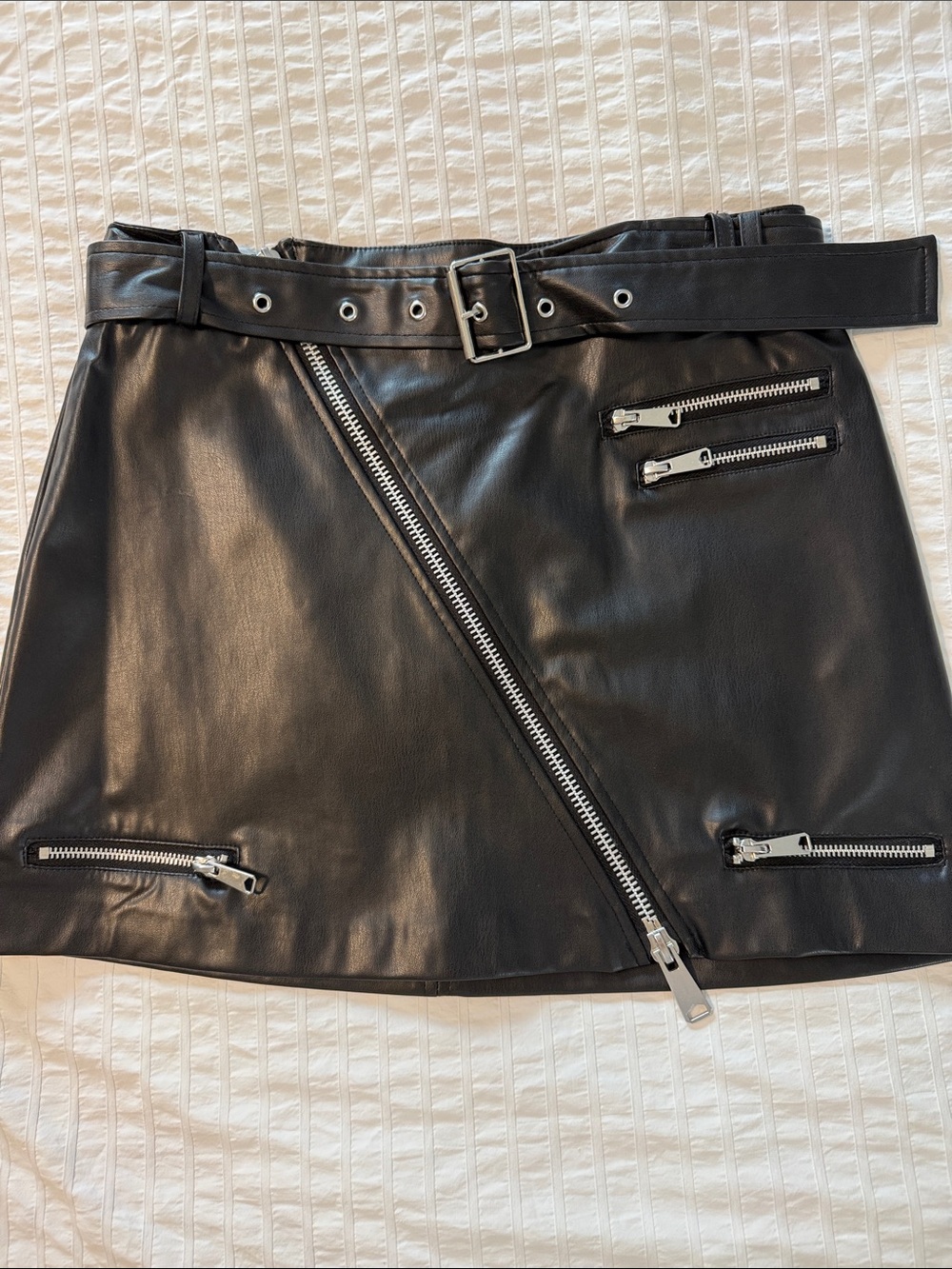 ZArA Black Faux Leather Zip-Detail Mini Skirt with Belt